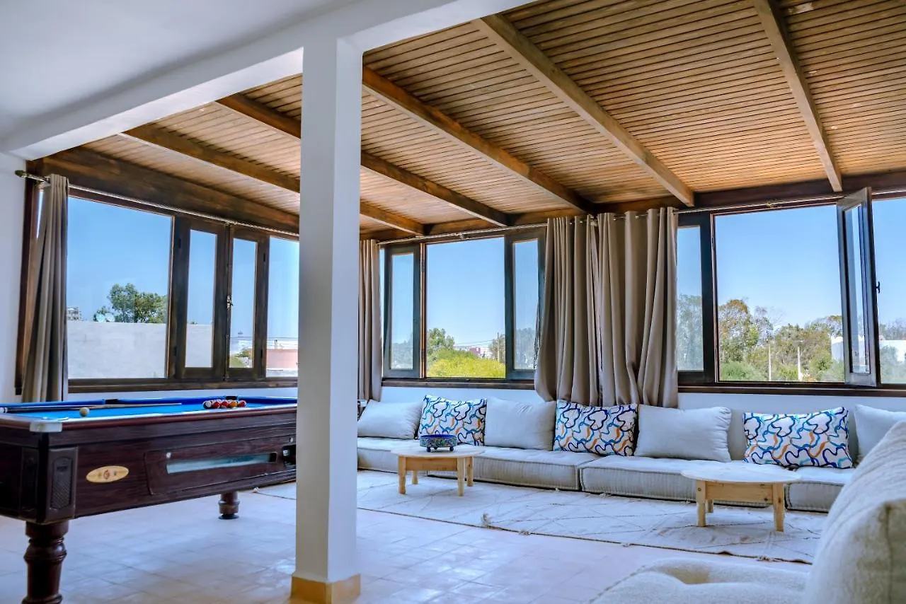 אסאוירה Villa Floratus 0*,